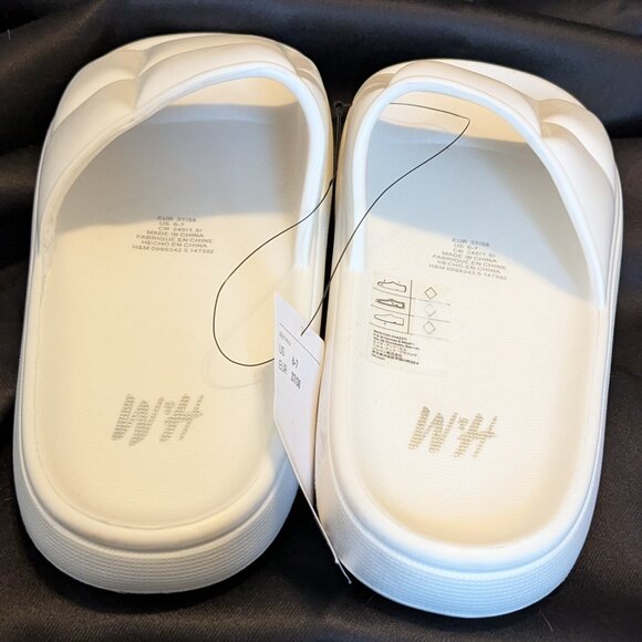 H&M pool slides NWT size 6-7 - Picture 2 of 5